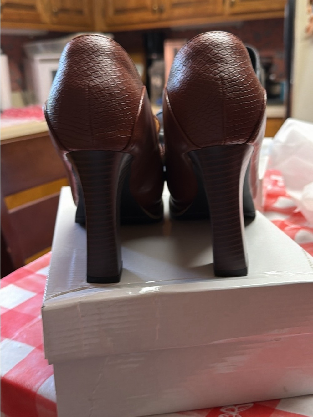 Women's Brown Leather High-Heel Loafer Pumps - Picture 4 of 4